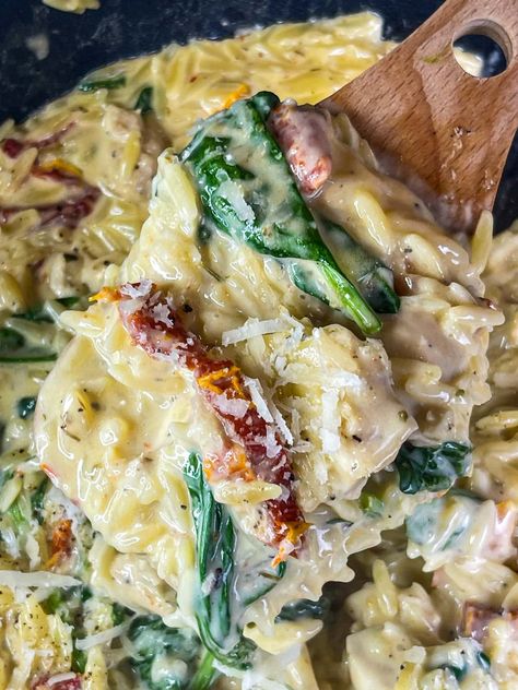 Recipe With Orzo, Orzo Recipes Healthy, Creamy Orzo Recipes, Chicken Orzo Pasta, Chicken Spinach Recipes, Orzo Spinach, Orzo Pasta Recipes, Orzo Dishes, Creamy Orzo