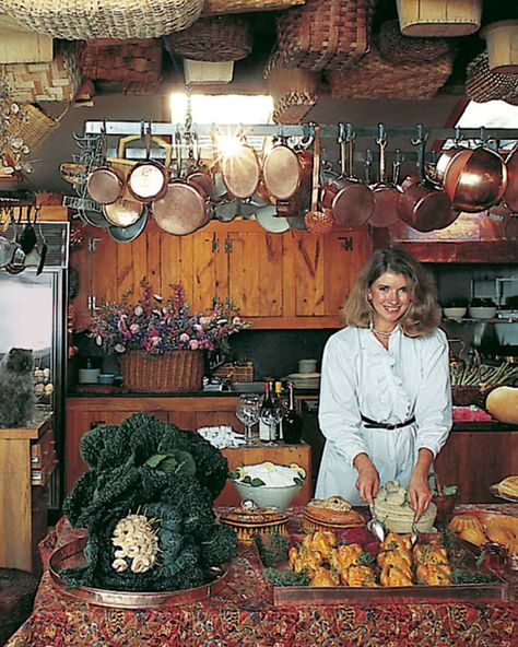 Turkey Hill: Martha's First House | Martha Stewart Martha Stewart Kitchen, Bedford New York, Turkey Hill, Martha Stewart Home, Lots Of Food, Sycamore Wood, Oak Kitchen Cabinets, Casa Vintage, Martha Stewart Living