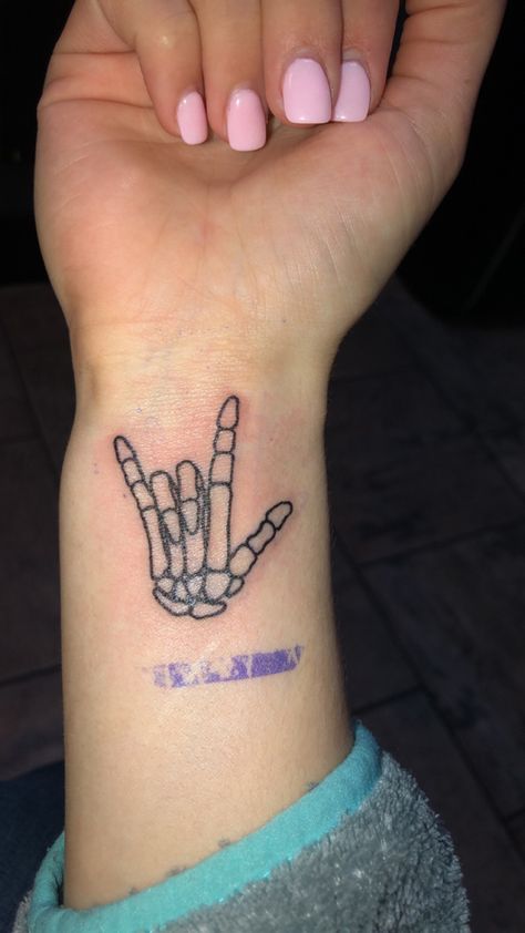 I Love You Hand Tattoo, I Love You Skeleton Hand Tattoo, Tattoo Love Yourself, Deaf Tattoo, Sign Language Tattoo, Tattoo Back Of Arm, Yourself Tattoo, Tattoo Sign, Love Yourself Tattoo