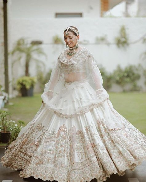 Lehenga Designs White, Wedding White Lehenga, White Lehenga Designs, White Wedding Lehenga, Off White Lehenga, White Bridal Lehenga, Lehenga White, Lehenga Images, Lehenga Inspiration