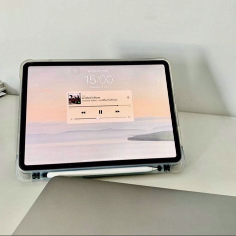 Ipad Pro 2022, Ipad Setup, Rose Gold Ipad, Airpods Iphone, Ipad Organizer, Ipad Essentials, Tech Aesthetic, Ipad Kids, Iphone Obsession