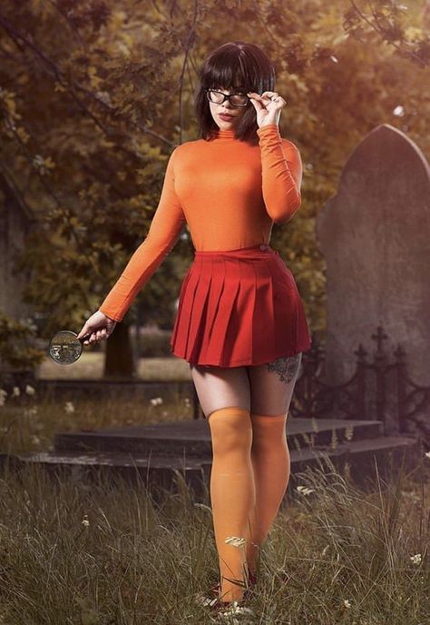 Velma Costume, Scooby Doo Costumes, Velma Cosplay, Velma Scooby Doo, New Teeth, Eyeshadow Colors, Velma Dinkley, Anime Halloween, Eyeliner Styles