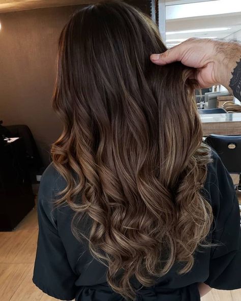 Highlights Brown Hair Balayage, Beauty Hair Color, Brown Hair Looks, Brown Hair Inspo, Brunette Hair With Highlights, Brown Hair With Blonde Highlights, Hairstyles For Layered Hair, Long Hair Color, Brown Hair Balayage