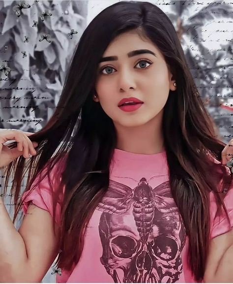 Sehar Khan Pakistani Actress, Sehar Khan, Pakistan Dress, Bike Photoshoot, Girl Crush Fashion, Girls Dp Stylish, Cool Hairstyles For Men, Army Fashion, Islamic Posters