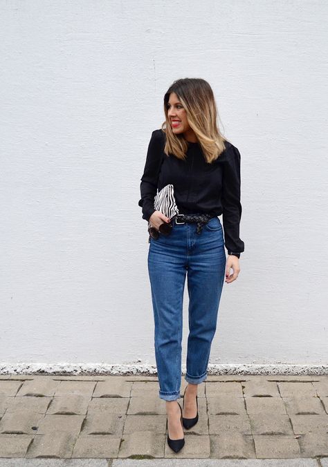 Blonde Mery: Mom jeans Mom Jeans Office Outfit, Ways To Style Mom Jeans, Mom Jeans Outfits, Mommy Jeans, Style Mom Jeans, Mom Jeans Style, Mum Jeans, Jeans Outfit Winter, Blue Mom Jeans