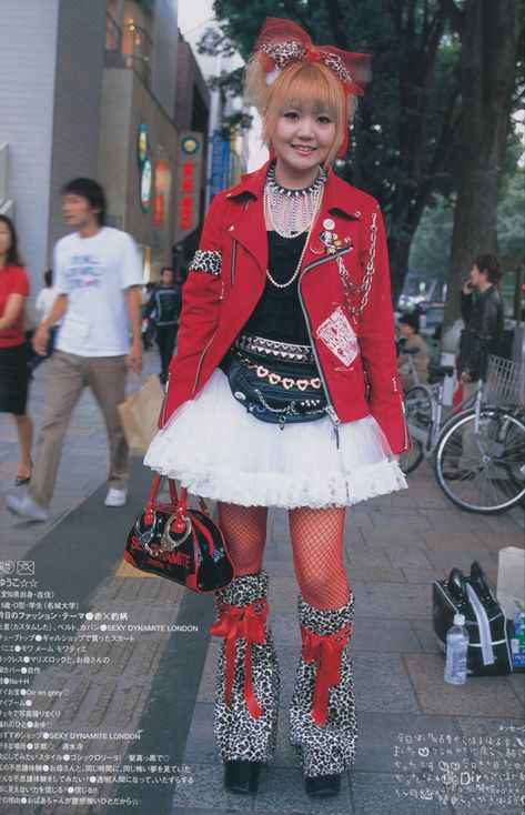 Kawaii Masc Outfits, Jpop Idol Outfit, Gore Fashion, Kera Magazine, 90s Harajuku, Japanese Fashion Magazine, Fruits Magazine, Harajuku Fashion Street, Alt Fashion