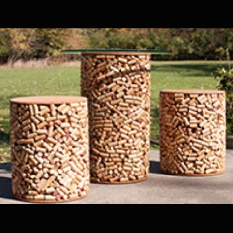 Cork tables Corks Crafts, Diy Cork, Cork Ideas, Wine Cork Projects, Wine Cork Art, Cork Projects, Craft Storage Furniture, Cork Diy, Cork Art