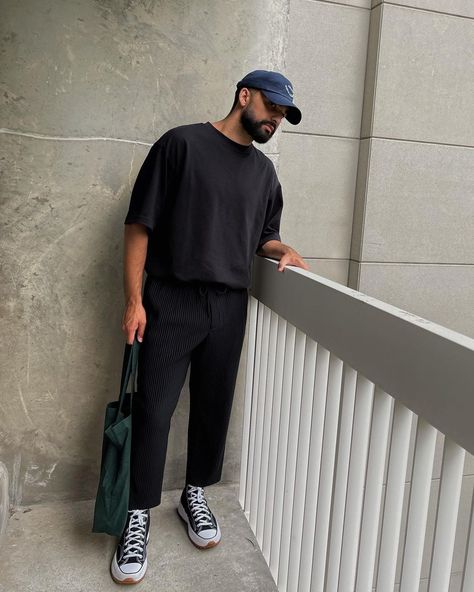 Cropped Pants Men Outfit, Pants Men Outfit, Converse Streetwear, Cropped Pants Outfit, Aesthetic Male Outfits, Lookbook Casual, Cropped Pants Men, Streetwear Fashion Men, Pants Outfit Men