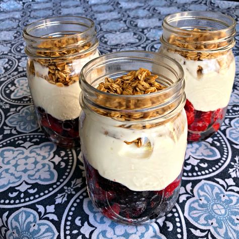 Make-Ahead Greek Yogurt Parfait Greek Yogurt Parfait Recipes, 10 Minute Breakfast, Yogurt Parfait Recipe, Greek Yogurt Parfait, Yogurt Parfaits, Parfait Desserts, Parfait Recipes, Quick Breakfast Recipes, Food Wishes