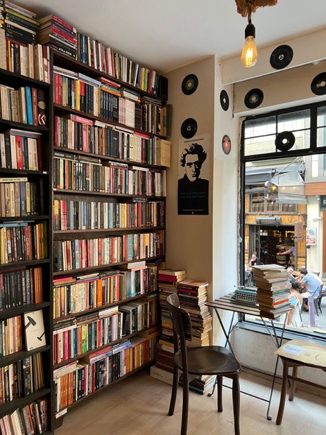 Bookshop Aesthetic, Bookshelf Inspo, Bookstore Cafe, Dream Library, Personal Library, Home Library, Anime Scenery Wallpaper, Scenery Wallpaper, Anime Scenery