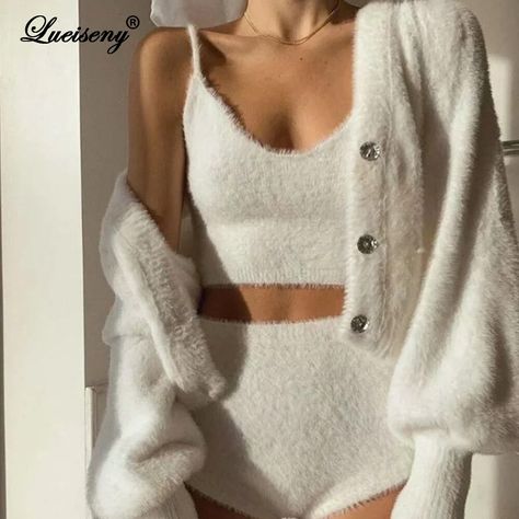 Two Piece Sets Outfits, Trendy Crop Tops, Stylish Scarves, Cardigan Crop, Mohair Cardigan, Three Piece Suit, Complete Outfits, Mini Shorts, Cropped Cardigan