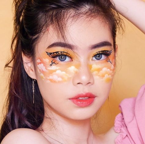 9 Easy Butterfly Makeup Tutorials and Ideas for Halloween 2020 Cute Face Painting Aesthetic, Face Painting Butterfly Easy, Makeup Art Face, Art Makeup Looks, Face Painting Aesthetic, Face Painting Ideas, Easy Butterfly, Mekap Mata, Butterfly Makeup