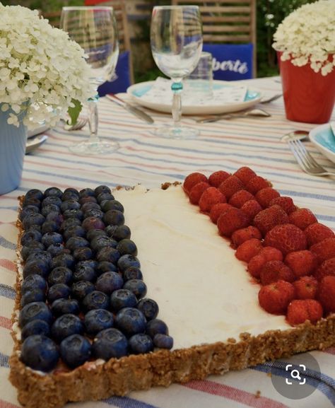 Bastille Day Food, French Party Ideas, French Party Food, French Birthday Party Ideas, Bastile Day, Bastille Day Party, French Food Party, France Dessert, Paris Party Decorations