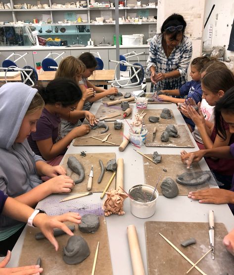 Clay Workshop at the Gardiner Museum - The Linden School Clay Workshop, Arch Ideas, Kids Workshop, Gift Making, Workshop Design, Crafts Workshop, Pottery Classes, Earthenware Clay, Ceramic Studio