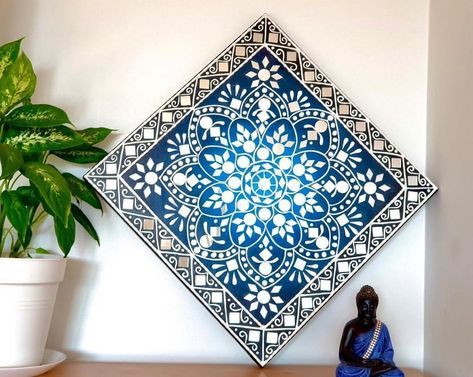 Painted Mirror Art, Persian Art Painting, Lippan Art, Mirror Crafts, Traditional Wall Art, Diy Wall Art Decor, Clay Wall Art, Mandala Art Lesson, Madhubani Art