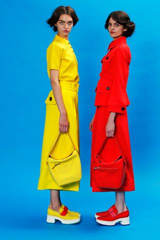 Editorial Concept, Split Complementary, Burberry Prorsum, Anna Wintour, Red And Yellow, Mellow Yellow, Colorful Fashion, Fashion Photo, Editorial Fashion