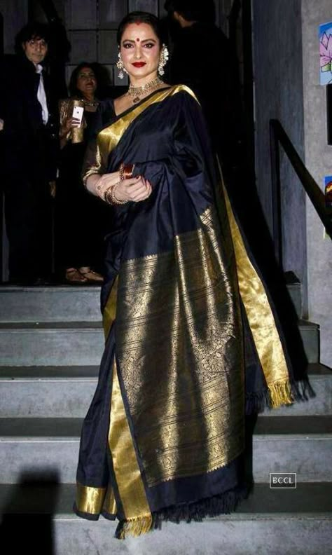 Black Saree Designs, Black Silk Saree, Rekha Saree, Rekha Actress, Kanjivaram Sarees Silk, Indian Sari Dress, Silk Saree Kanchipuram, Eternal Beauty, Modern Saree