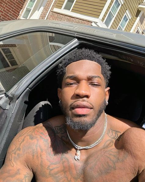 Men With Big Lips, Black Boy Hairstyles, Big Muscle Men, Black Men Tattoos, Black Men Beards, Dark Skin Men, Big Legs, Cute Black Guys, Beard No Mustache