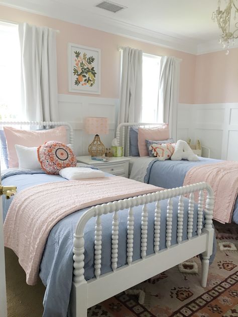 Peachy pink walls are Behr Stolen Kiss Chambray duvet covers are H&M Home Sister Bedroom, Country Cottage Living, Shared Girls Room, Sister Room, Girl Room Inspiration, Shared Girls Bedroom, Big Girl Bedrooms, Twin Beds, Twin Bedroom