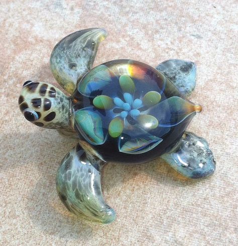 RyanJesseeglass Etsy $20 Turtle Stuff, Necklace Glass Beads, Glass Turtle, Baby Sea Turtles, Baby Sea Turtle, Sea Turtle Necklace, Turtle Jewelry, Turtle Love, Beads Pendant