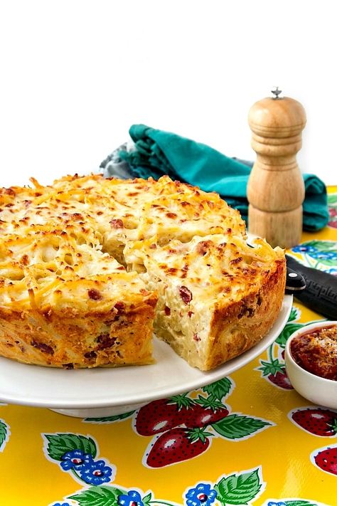 Leftover Pasta Recipes, Macaroni Pie Recipe, Bucatini Recipes, Spaghetti Pie Recipes, Macaroni Pie, Pasta Pie, Spaghetti Pie, Best Spaghetti, Italian Comfort Food