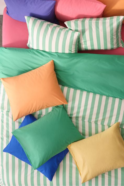 Color Block Bedding, Colorful Bedsheets, Funky Bedding, Vibrant Bedding, Stripe Bedding, Colorful Bedding, Deco Studio, Orange House, Room Deco