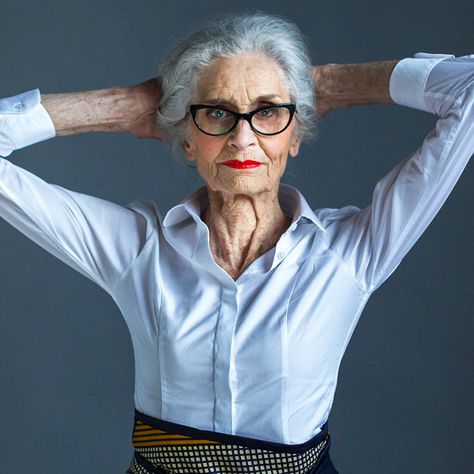 Daphne Selfe, Inspiration Instagram, Best Beauty Tips, Old Woman, Look Older, Stay Young, Trending Haircuts, Aging Process, Aging Gracefully