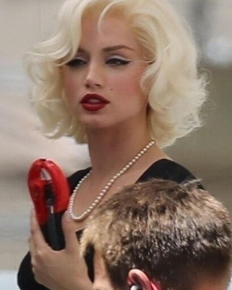 Andrew Dominik, Cinema Costume, Marilyn Monroe Hair, Blonde Movie, Old Hollywood Hair, Norma Jeane, Netflix Movie, Old Hollywood Glamour, Drama Film