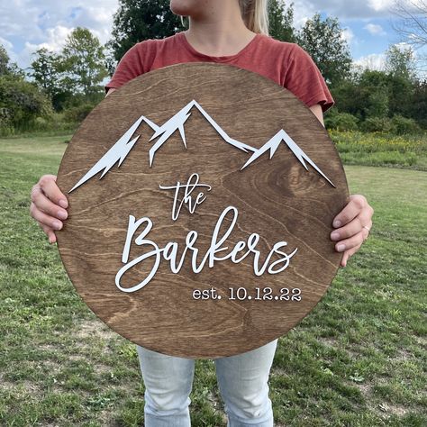 Excited to share this item from my #etsy shop: Mountain theme wedding guestbook sign | Wedding guest book alternative | Mountain theme sign Mountain Elegant Wedding, Cabin Themed Wedding, Mountain Guest Book, Mountain Backdrop Wedding, Mountain Wedding Guest Book, Mountain Wedding Sign, Mountain Wedding Theme Ideas, Mountain Theme Wedding Decor, August Mountain Wedding