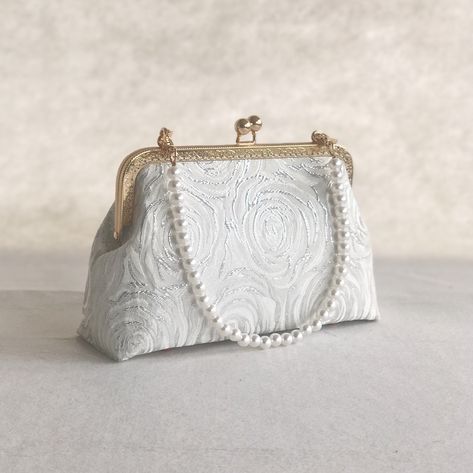 Elegant Bags With Pearl Handle, Elegant Satchel With Pearl Handle, Feminine White Bag With Pearl Handle, Kimono Purse, Vintage Pearl Handle Clutch Evening Bag, Clutch Purse Tutorial, Vintage White Bags With Pearl Handle, Diy Bags Tutorial, Bag Clasp