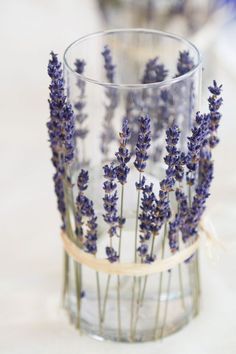 Dried Lavender Wedding, Lavender Wedding Bouquet, Wedding Motifs, نباتات منزلية, Bridal Shower Planning, Wedding Table Flowers, Lavender Wedding, Mod Wedding, Deco Floral