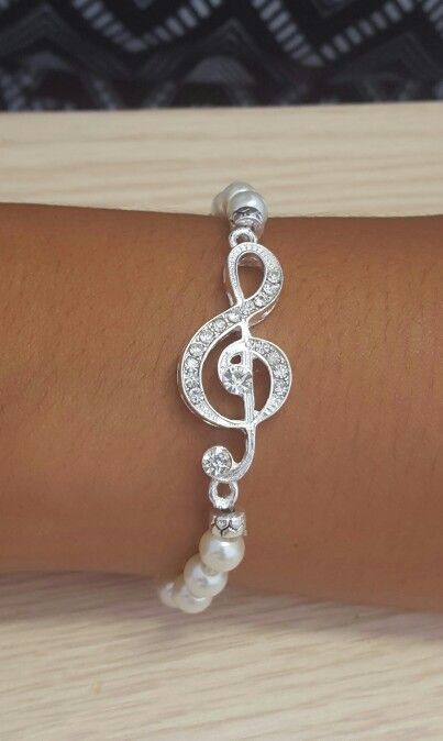 Music lovers silver bracelet Music Lovers Wedding, Music Note Bracelet, Music Rings, Music Bracelet, Musical Jewelry, Jewelry Aesthetic, Senior Gifts, Wrist Jewelry, Music Aesthetic