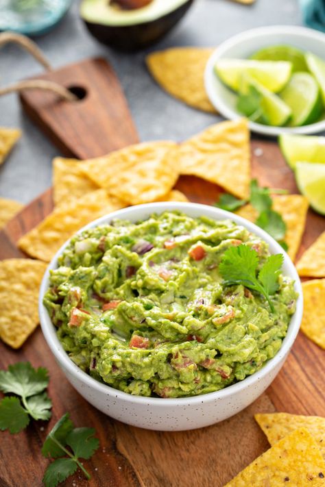 Spicy Guacamole Recipe Spicy Guacamole Recipe, Guacamole Dip Recipes, Guacamole Recipes, Spicy Guacamole, Guacamole Recipe Easy, Guacamole Salsa, Best Guacamole Recipe, How To Make Guacamole, Homemade Guacamole