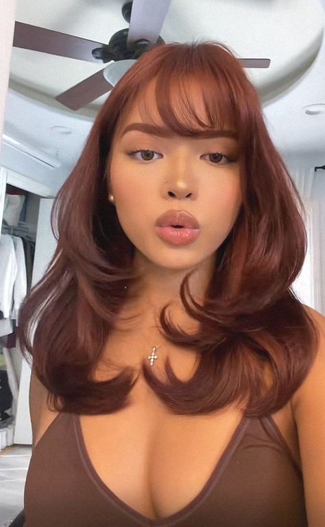 Hair Color Ideas 2024 Trends, Golden Auburn Hair, Copper Hair With Bangs, Morena Hair Color Ideas, Hair Color Copper, Cherry Brown Hair, Dark Ginger Hair, Jayne Matthews, Hair Color For Morena