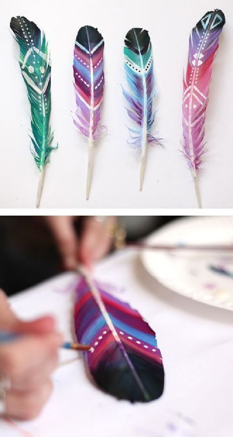 Talk about festival vibes! Check out these DIY Painted Feathers to learn how easy it can be to bring a boho feel to any outfit—or use them in your home decor. Feather Diy, Diy Boho, Creative Arts And Crafts, Feather Painting, Feather Crafts, Feather Art, Diy Crafts To Do, Craft Projects For Kids, Unique Crafts