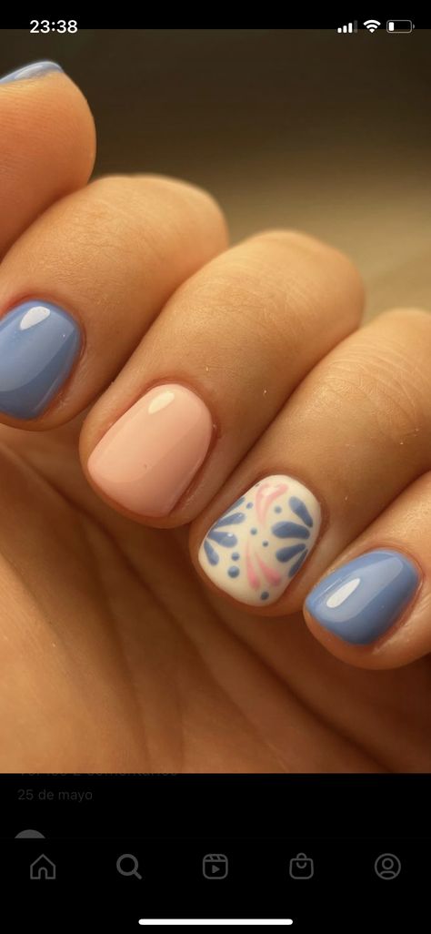 Corner Nail Designs, Nail Ideas No Extension, Florida Manicure Ideas, Simple August Nails Short, Natural Nail Ideas Square, Simple End Of Summer Nails, Nail Design One Finger, Spring Time Nail Designs, Basic Gel Nails Simple