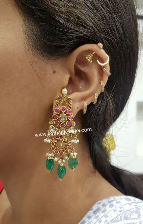 Bugadi Earring Design, Diamond Gold Earrings, Temple Jewellery Earrings, Bridal Diamond Necklace, Bracelets Diamond, Gold Jhumka Earrings, Indian Jewellery Design Earrings, Gold Pendant Jewelry, Black Beaded Jewelry