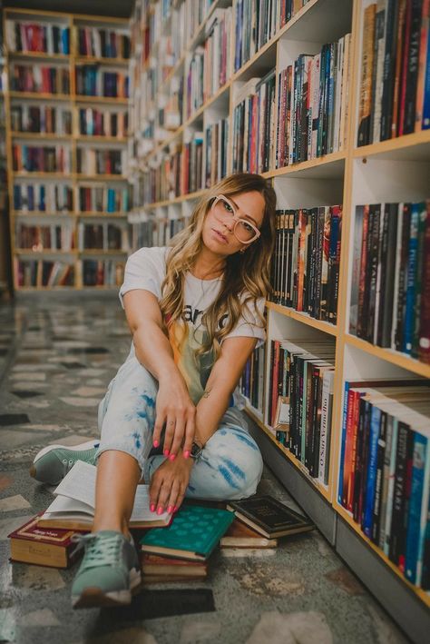 Library Photography, Library Reading, University Of Arkansas, Sport Photography, Bookstore, Lifestyle, Instagram Photos, Photography, Instagram