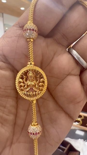 Lakshmi Mugappu Designs Chains, Tadu Designs, Mangalya Chain Design, Thali Mogappu Designs, Thali Chain Designs Gold Latest South Indian, Gold Jhumar Design, Thali Designs Gold, Mugappu Designs Gold, Mugappu Designs Chains