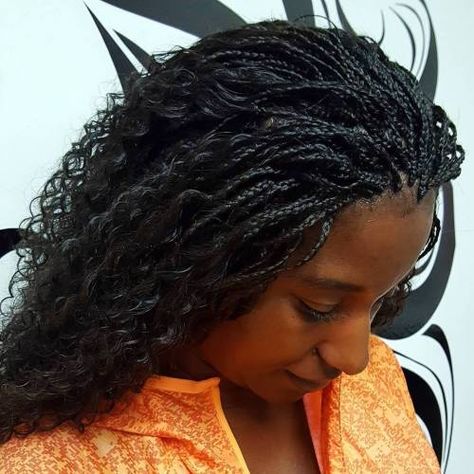 Wavy Hairstyle With Micro Box Braids Bob Twist, Micro Box Braids, Styling Braids, Micro Braids Styles, Invisible Braids, Wavy Haircut, Curly Women, Micro Braids Hairstyles, Braids Styling