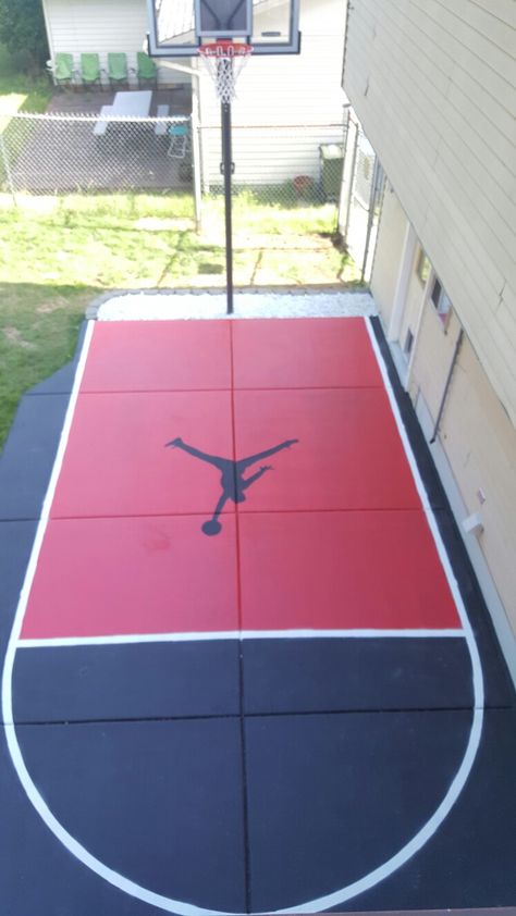 Air Jordan basketball court Painted Basketball Court, Home Basketball Court Outdoor, Small Basketball Court, Diy Basketball Court, Backyard Court, Home Basketball Court, Basketball Court Backyard, Backyard Basketball, Basketball Room