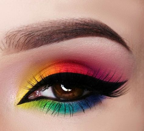 Crazy Eye Makeup, Rainbow Eye Makeup, Make Carnaval, Rainbow Eyeshadow, Shadow Makeup, Eye Makeup Styles, Cute Eye Makeup, Pride Makeup, Rainbow Makeup