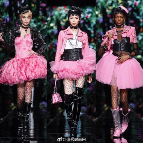 Pink Award Show Outfit, Gothic Barbie Outfits, Punk Barbie Outfit, Pink And Black Outfit Ideas, Pink Punk Outfits, Pink Alternative Fashion, Girly Punk, Pink Punk, Deconstructivism