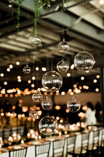 Outdoor Garden Diy, Classy Vintage Wedding, Hanging Lights Wedding, Bubbles Wedding, Classy Wedding Decor, Tea Light Candle Holders, Wedding Decor Photos, Wedding Bubbles, Luxury Wedding Decor