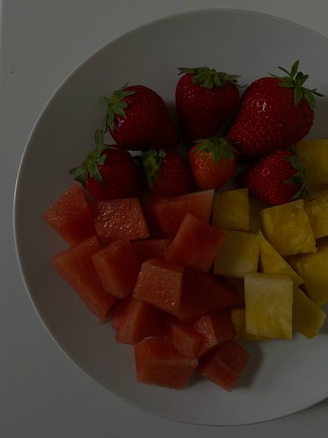 Salad Aesthetic, Pineapple Watermelon, Summer Salads, Summer Aesthetic, Fruit Salad, Health Food, Strawberries, Food Photography, Watermelon