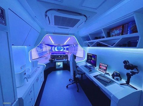 Spaceship Room, Gaming Setup Ideas, High Tech Interior, Small Game Rooms, Gaming Desk Setup, Best Gaming Setup, Computer Gaming Room, Spaceship Interior, Home Decor Aesthetic