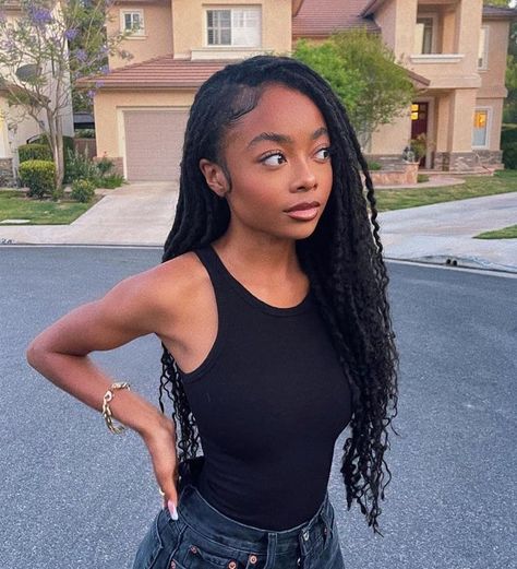 Marley Braids, Spring Twist Hair, Blk Women, Afro Twist, Skai Jackson, Aesthetic Hairstyles, Marley Hair, Marley Twists, Faux Locs Hairstyles