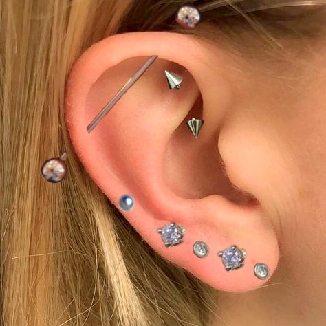 credits to owner of the photo. I do not own the photo. #piercings #piercing #piercingideas #perforaciones #bodymods #earrings Mid Helix Piercing, Piercing Inspiration, Helix Piercings, Piercing Ideas, Helix Piercing, Body Mods, Helix, Happy Thanksgiving, Diamond Earrings