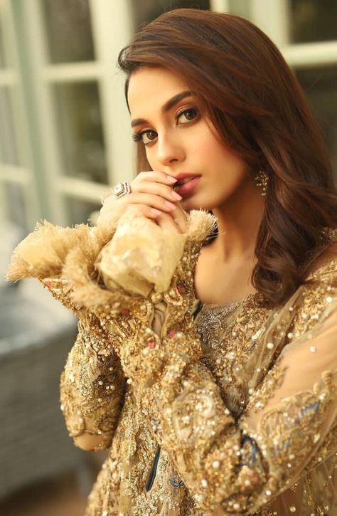 Ikra Aziz, Suno Chanda, Pakistani Beauty, Feroz Khan, Iqra Aziz, Mahira Khan, Drama Queen, Face Photography, Portrait Photography Poses