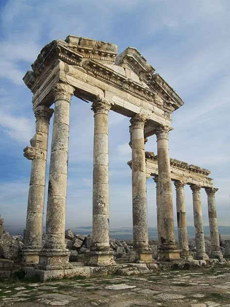 Apamea, Syria Ancient Greece Aesthetic, Ancient Theatre, Ancient Roman Architecture, Architecture Antique, Ancient Places, Empire Romain, Ancient Greek Architecture, Roman Architecture, Ancient City